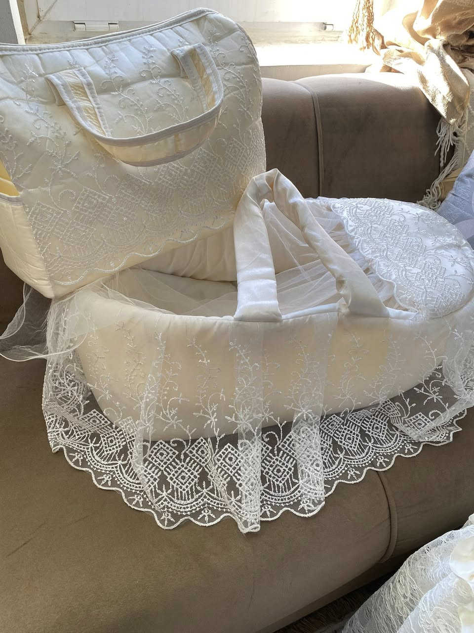 للبيع
دفاية ممات ب ١٥
مصد سرير و كله تول ب ١٠
سلة طفل ب ٢٥ 
سيت حمالة و حقيبة ب ١٥


**إذا كنت صاحب هذا الإعلان وتريد حذفه لأي سبب، رجاءا أرسل رسالة إلى الدعم الفني**