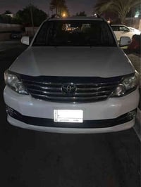 تويوتا فورجنر  موديل 2015 محرك 6 سلندر  ويل كب ، شاشه ، كامره خلفيه ، ...