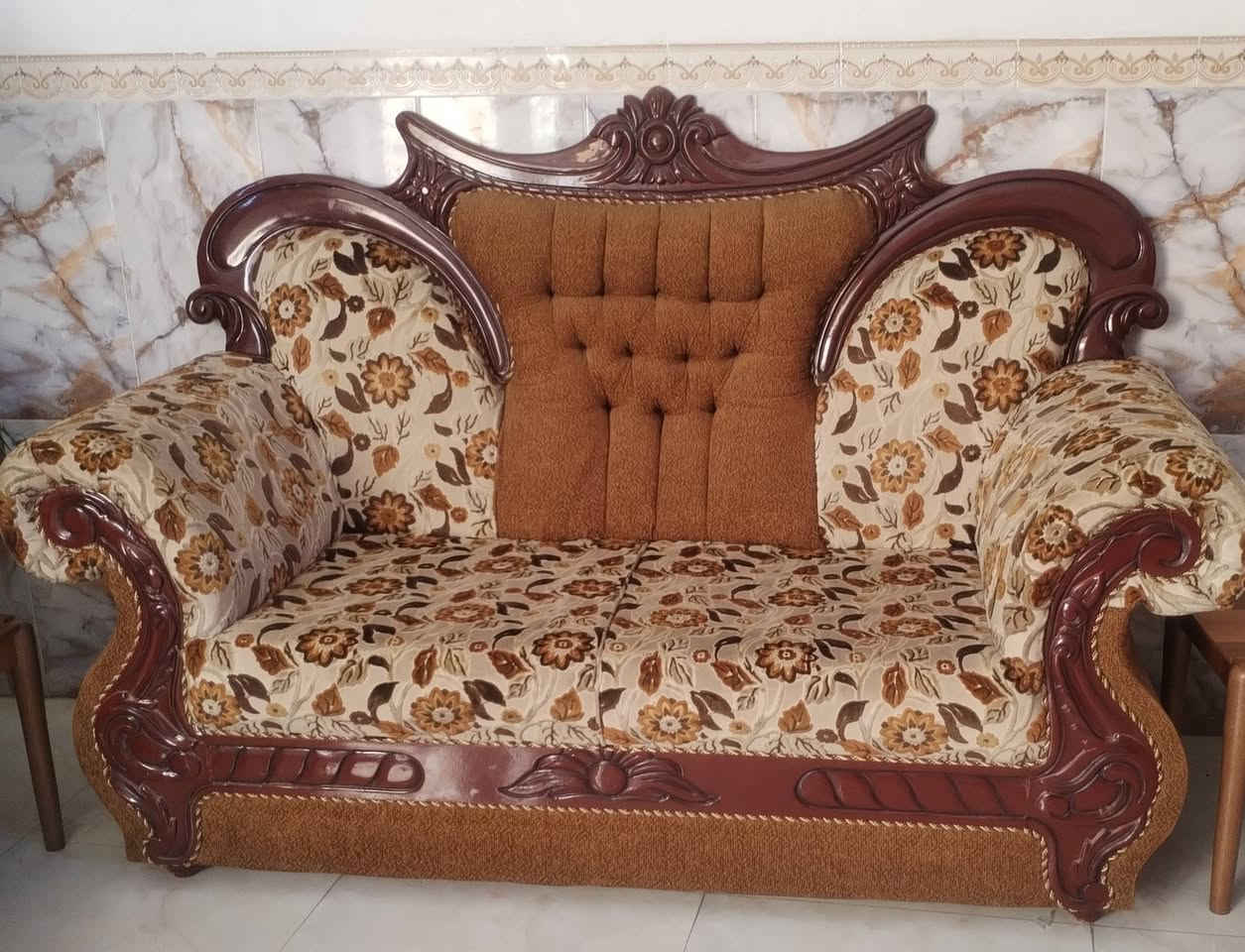 تخم قنفات شغل عراقي درجة أولى اخو نظيف يعني نظيف بمعنى الكلمة يعني نظافة ٨٠ بالمية للبيع يتكون من ٢ مقعد ابو نفر و٢ ابو نفرين او ١ ابو ٣ نفرات


**إذا كنت صاحب هذا الإعلان وتريد حذفه لأي سبب، رجاءا أرسل رسالة إلى الدعم الفني**