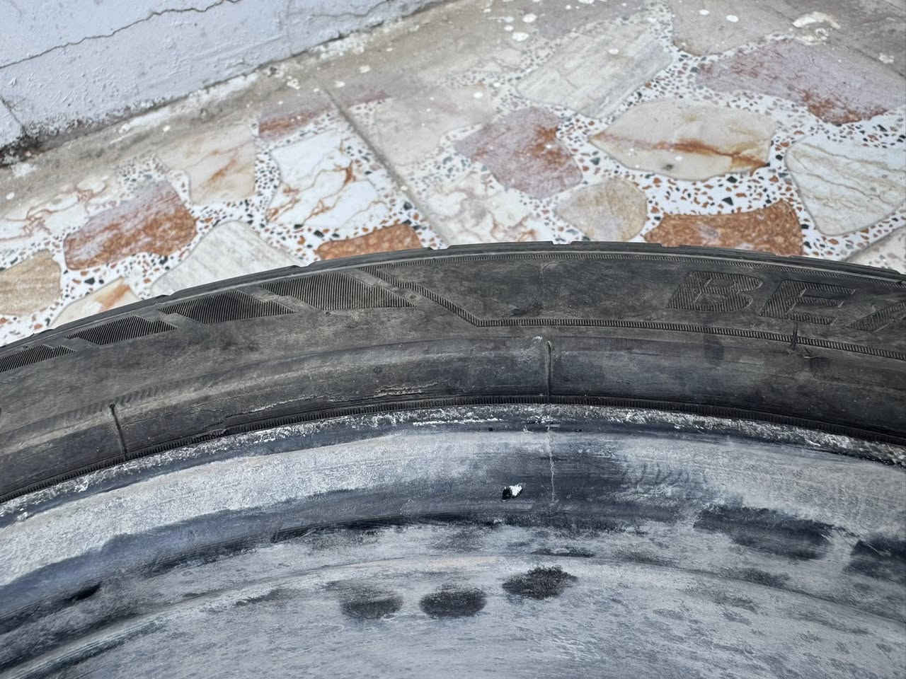 سلام عليكم شباب تخم ويل srt14
ثنين بيهن عواج بسيط واحد فطر مبين كبالكم للبيع مع زوج تايرات نظيف جدا استخدام قليل السعر مع زوج التايرات ٣٠٠ الف 
فقط الوياله ٢٥٠ سعر نهائي 
المكان نجف حي السلام


**إذا كنت صاحب هذا الإعلان وتريد حذفه لأي سبب، رجاءا أرسل رسالة إلى الدعم الفني**