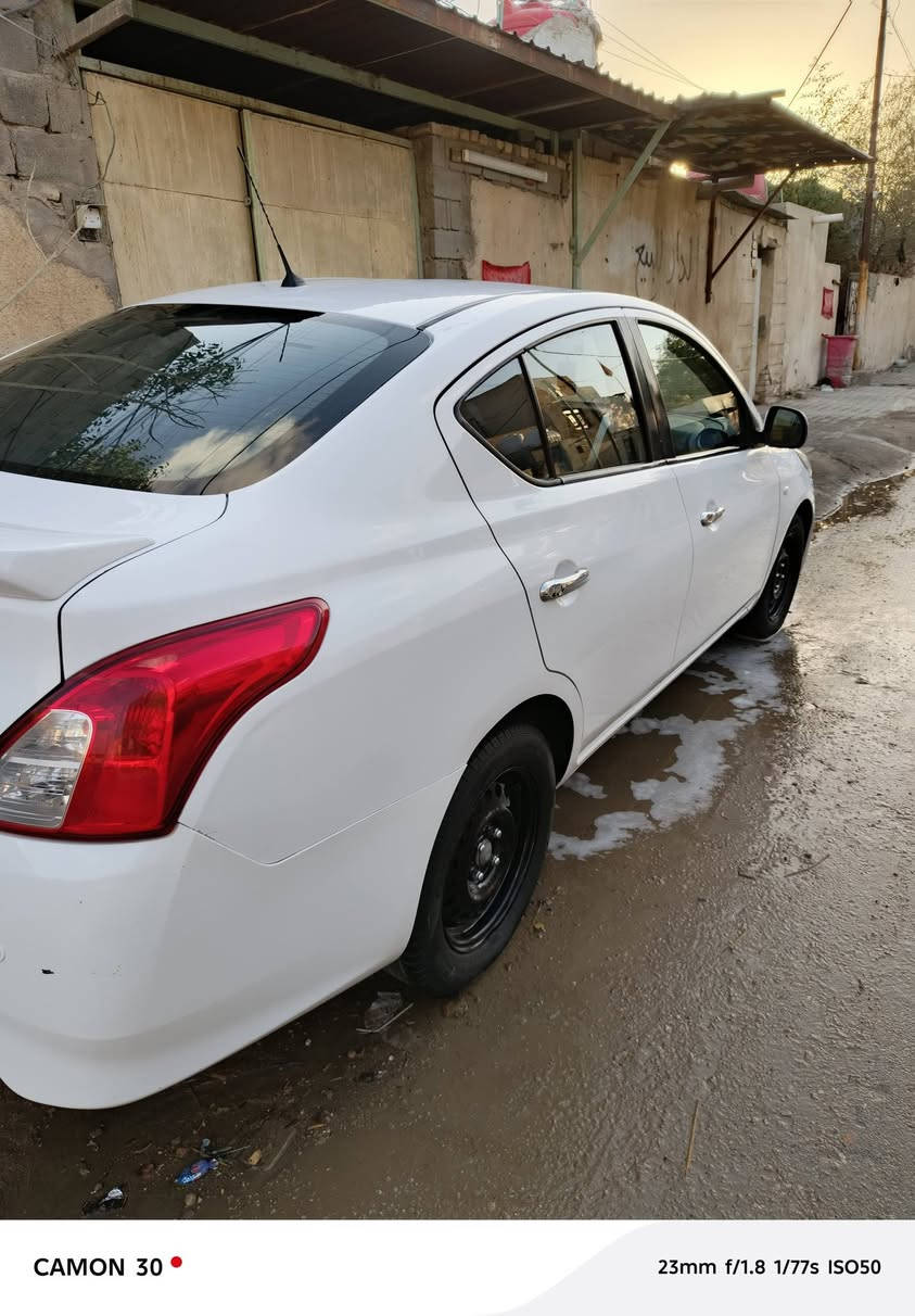 السلام عليكم نيسان سني هندي بليته زركه موديل 22 كفاله بيها بارد بل بنيد قليل كلش مكينه وكير تبريد ضربه صبغ معجون كفاله السياره جاهزه كلش أي نقص ما بيها مكان السياره البصره المعقل  السعر 115 أي استفار اتصل ***********
