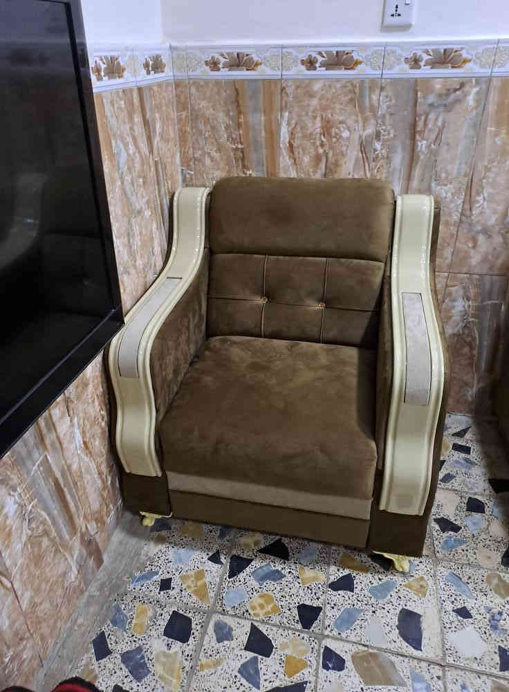 ورشة صلاح الكناني لتصليح و دوشمة وتغيير القماش والإسفنج لجميع انواع التخومة والديوان  نشتغل بجميع انواع الاقمشة حسب اختيار الزبون قماش تركي درجة اولى  وسفنج مميز اول للاستفسار الاتصال على الرقم *********** يوجد واتساب
