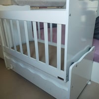 سرير طفل • هزاز • كلش نضيف