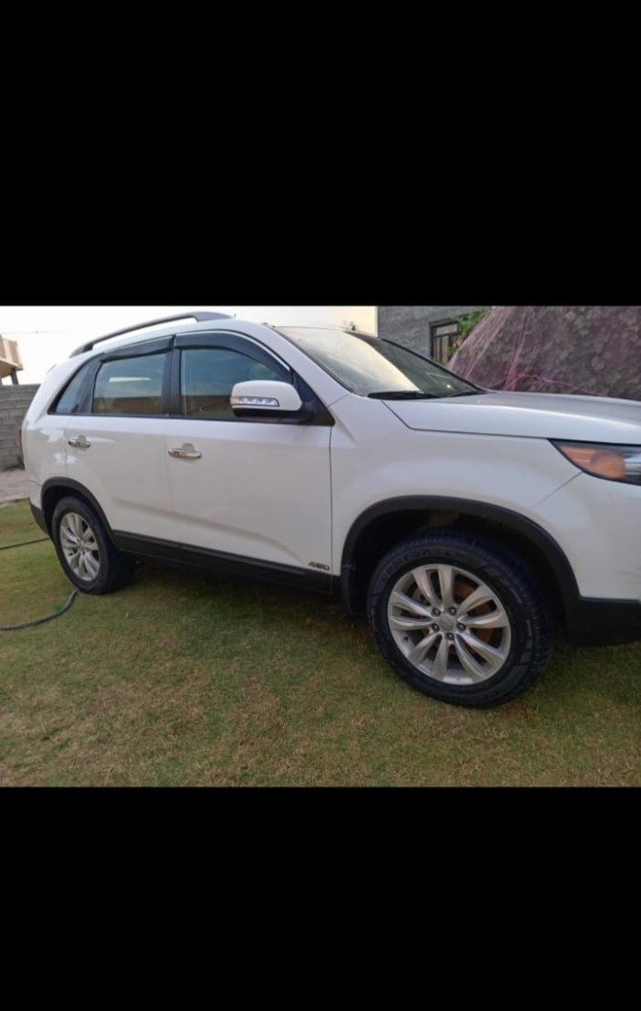 سلام عليكم البيع سورنتو خليجي 2010مكفوله كفاله عامه سته سلندر بني راما بصمه كامل مواصفات مكان السياره صلاح الدين قضاء العلم رقم سياره بغداد ***********
