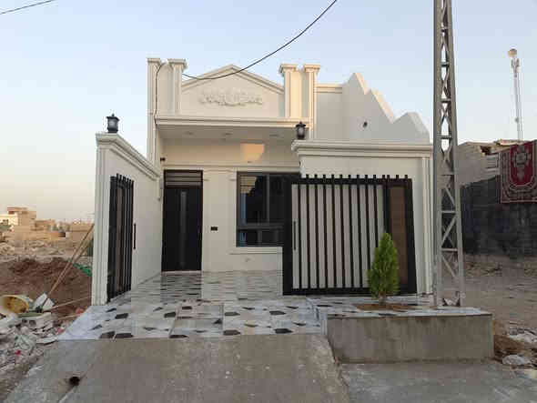 #دار_زراعي_للبيع 100 متر(حي العسكري خلف اسواق البركه)بلبدايه فول مواصفات صفر ما مسكون. مي كهرباء فول 
(واجهة فلين ملكي+ ديكورات+بوب وشبابيك المنيوم وpvc وخشب درجه اولى)
(غرفه نوم ومطبخ وصحيات داخليه وخارجيه مغاسل داخليه وخارجيه واستقبال وكراج)
السعر(43) مليون مع المجال.
للاستفسار ***********
