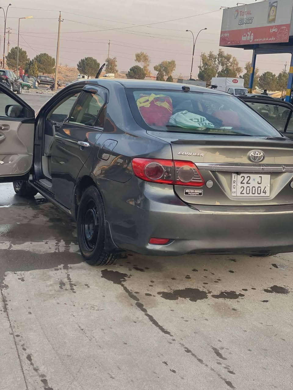سلام عليكم للبيع✋
 كورلا موديل2011🚘 
حادثة ٣قطع صبغ فقط 
زوج تايرات باتري داينمو جديد 
كامله من كل شيء بس الكنمريسر يحتاج تبديل سعرها ٨٨
 للأسفسار أكثر

 ***********
