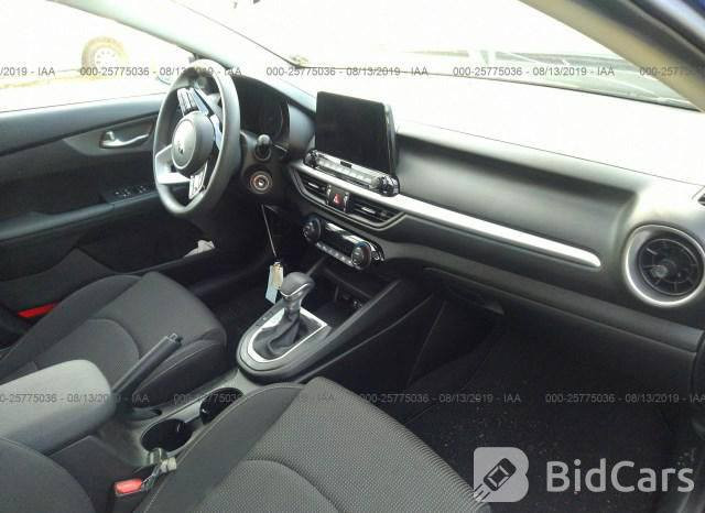 السلام عليكم 
فورتي ١٩ بدون ايرباك بدون تبديل بدون صبغ السيارة اليبل واحد سونار موجود 
محرك ٢٠٠٠ دوش
كير at 
شاشه وكامره وتوقف ذاتي وتحديد مسار وباقي المواصفات معروفه 
السياره تبريد تدفئه كلشي شغال 
مكان السياره بغداد
السعر128
للاستفسار الاتصال بلرقم ***********
