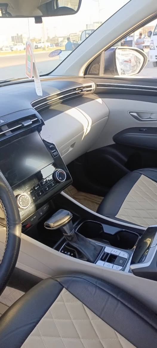 هونداي توسان2021السيارة بيه كارث خشم البينيدالسعر 205 ورقة
الرقم إنكليزي جديد 🆕 
اليكم التفاصيل الآتية:
🔘 خليجي 
🔘 ماشية :67km
🔘 الموديل2021
🔘 سعة المحرك 2.0L 
🔘 مرتبط بناقل حركة أوتو 6 نمر
🔘 يبلغ عزم الدوران 192 نيوتن/متر
🔘 عدد AIR BAG 2
🔘 حساسات أمامية 
🔘 حساسات خلفية
🔘 لايت زينون + LED
🔘 كشافات 
🔘 بك لايت LED
🔘 مفتاح التشغيل بصمة
🔘 تشغيل عن بعد  
🔘 شاشة (Apple Car play - Android Auto)
🔘 كاميرا دوارة
🔘 حركة المقاعد الأمامية كهرباء
🔘 داخل ابيض واسود
🔘 تتسع المقصورة ل 5 ركاب
🔘 مثبت السرعة Cruise
🔘 المودات والأوامر الصوتية
🔘 أوضاع القيادة  Drive Mode 
🔘 فحص أنظمة السيارة 
🔘 مقود جلد حياكة
🔘 قطعتين تبريد
🔘 هاند بريك بصمة 
🔘 اشارة في المرايا الجانبية
🔘 ويل كب 18
🔘 4 دسك
🔘 اريل نفكيتر 
‏🔘 ABS 
🔘 أوتو هولد - Auto Hold
🔘ايزوفكس - ISOFEX
🔘 نظام مانع الانزلاق
🔘 نظام نزول المنحدرات
🔘 منفذ الطاقة 12v
‏🔘 Bluetooth - USB - Type C
🔘 شاحن هاتف Wairlees
🔘 بردات أبواب خلفية
🔘 بردة خلفية
🔘 قبضات أبواب من الألمنيوم 
الرقم ***********
