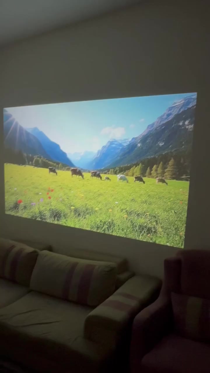 داتا شو VANKYO
واي فاي 
لمس 
مدخلين HD
مدخل AV
مدخل USB
برده عرض 
هاذا فديو والعرض على حايط بدون برده 
خلي سعر بالي يرضي الله وبالعافيه عليك 
***********واتساب
