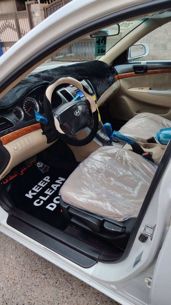 السلام عليكم
سوناتا خليجي موديل 2009 محرك دوش المرغوب شركة ممفتوحة صبغ قطعتين بدون دواخل جاهزة من كل النواحي نضافتها بالحقيقة مثل الصور السيارة نضيفة جدا بدون بارد ولاشخوط رقم وسنوية جدد تحويل مباشر ثاني يوم  تخم تاير صدر خلفي أمامي سيارة مال جناي السعر 126 وبيها مجال قليل جداً للشراي مكاني بغداد الاتصال على الرقم ***********
