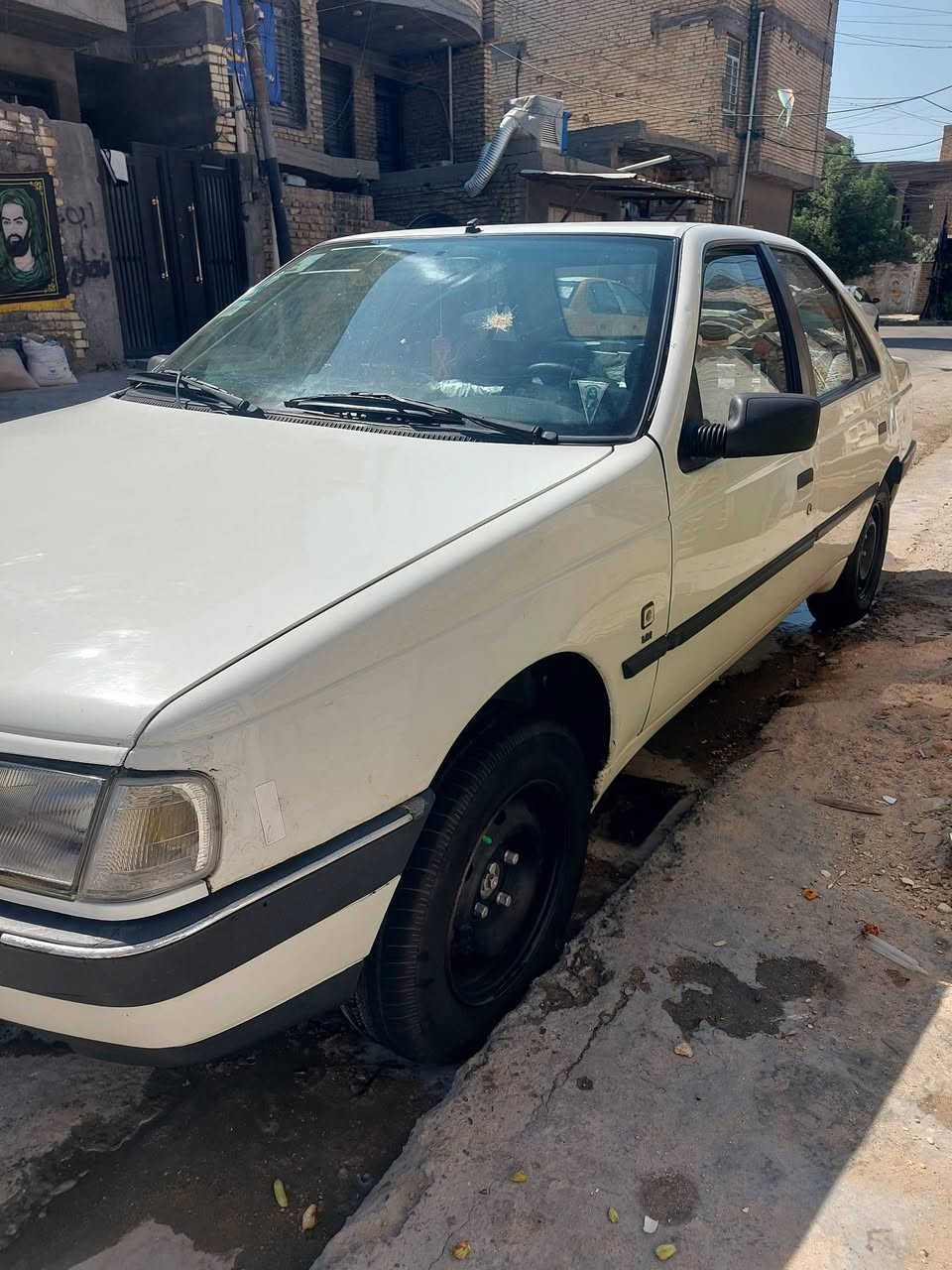 سلام عليكم
بيجو ٤٠٥ 
للبيع سياره جاهزه 
تخم تاير جديد عينه وصينية جدد بلاديه سياره ما بيه صبغ 
سياره باسمنه تحويل ثاني يوم بغداد الشعب للإستفسار ***********
