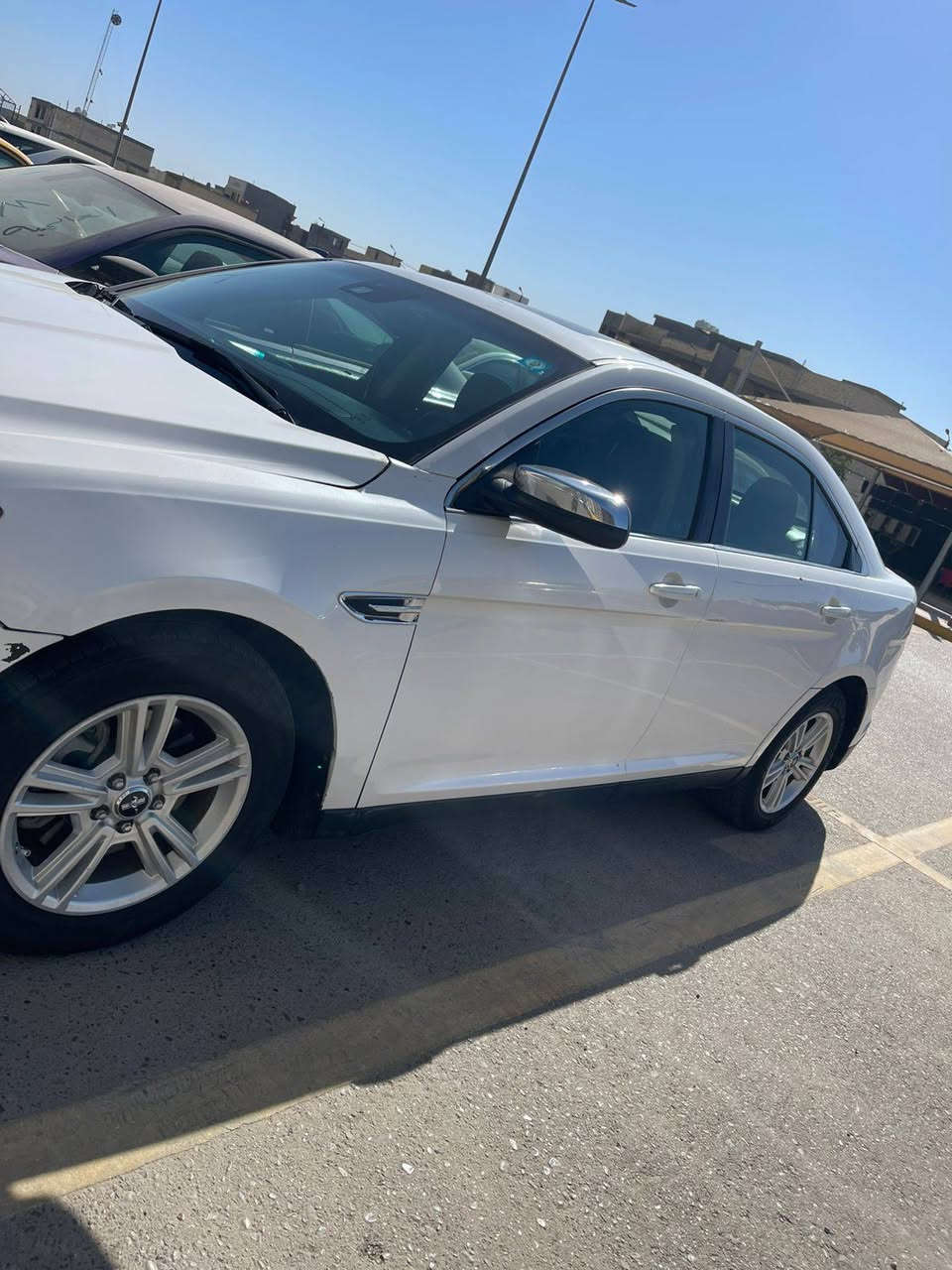 السلام عليكم اخوان للبيع فورد تورس 2012 وارد أمريكي
حادثها جاملغ وبنيد 
رقم بغداد الجديد تحويل مباشر 
محرك 6 سلندر 3500 
السيارة لمتدد فول موصفات 
فتحة 
بصمة 
رادار 
كاميرا خلفية 
تبريد و تدفئة بلكشنات 
زينون بلادي 
سستم صوت سوني 
وبعد هواية موصفات 
السيارة مكفولة كفالة عامة ك محرك وكير وصدر وكلشي جديد واصلي مابيها نقص 
مكاني بغداد حي الجامعة 
للاتصال ***********
