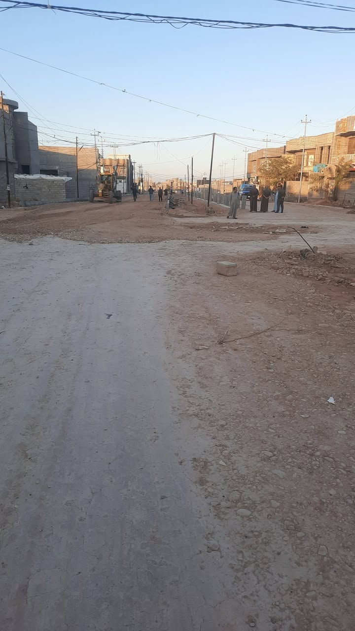 قطعة ارض للبيع مساحة ٢٥٠متر في باب الدرب مقاطعة الشرقي ال ١٤ على ساحة علما العمل مستمربالخدمات موقع القطعة كما مؤشر بالخريطة بالدبوس الاحمر 
بقية الصور شاهد على الخدمات علما شارع ٦٠ مفتوح وشوارع صب والعمل مستمر بوتيرة عالية 
العرض لغاية يوم الخميس فقط 
السعر ٨٠ وبيها مجال للاستفسار ***********
