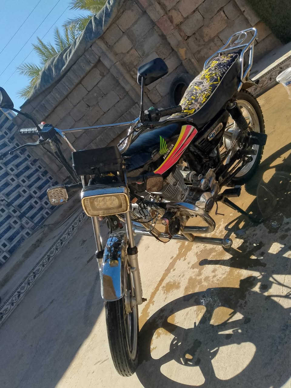 سلام عليكم
موطور للبيع 
او مراوس 
سعر 425 وبيه مجال 
مكان حديثه 
تصال ***********
