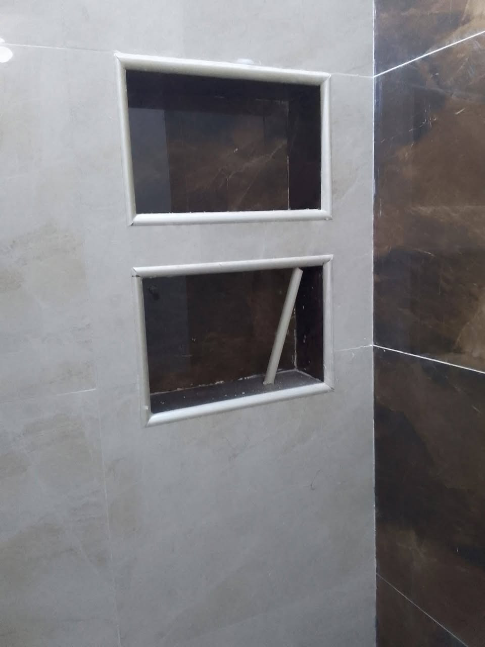 خلفه سيراميك درجه اولى
شغل ع الليزر جداري وارضي 
جميع انواع السراميك والالواح والمرمر 
مكاني ... التنومه شط العرب 
للاستفسار... ***********
