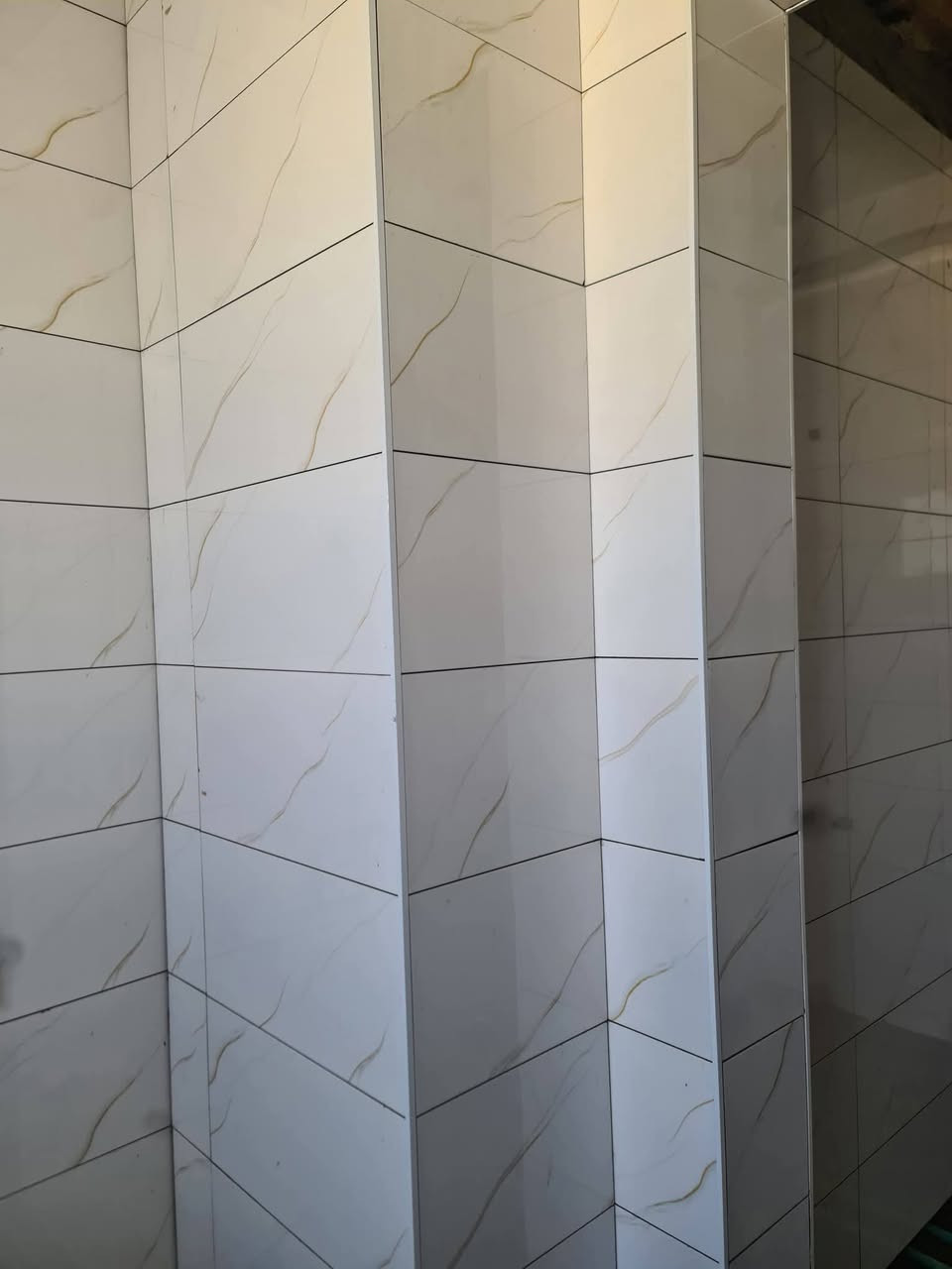 ئامادەین بۆ دانانی هەموو جۆرە کاشیەک لەشاری کەلار و دەوروبەری بەجوانترین شێوەی هەندەی ***********
