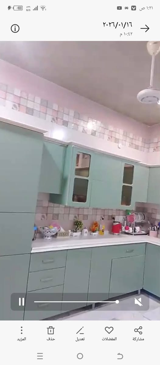 بيت للبيع 100 متر جديد ثاني بيت عن شارع المجمعات الرئيسي مجاور اسواق مول الاميرات طابق اول يحتوي استقبال وصالة ومطبخ وطابق ثاني يحت
وي غرفتين وصالة يباع مع الاثاث ب150 للتواصل *********** النجف, العراق
