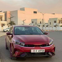 رادار توقف ذاتي • شاشة كار بلاي • محرك ٢٠٠٠