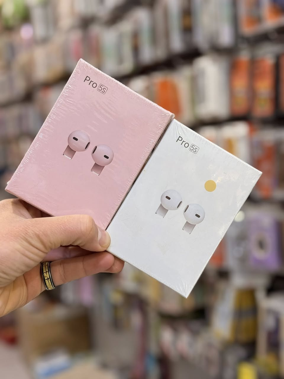 ✅✅ اشكال السماعات البلوتوث بسعر 5000 فقط✅✅

▪️ توفرت يمنا اشكال السماعات البلوتوث 
▪️ سماعات طوك بلوتوث
▪️ سماعات الايربود اشكال
▪️ سماعات طوك رقبة بلوتوث 
▪️ سماعات طوك بلوتوث بناتي 
▪️ كل الي بالصور سعره 5000 فقط ( كل قطعتين ب 9000 ) 

➖➖➖➖➖➖➖➖➖➖➖➖➖➖➖
❇️ يتوفر 🚚 توصيل لجميع المحافظات 🔥
للتواصل : متواجدين فقط على الواتساب 
*********** طارق
او الانستغرام https://www.instagram.com/moon_ligth100?igsh=emYyeWVheXUyaHk0&utm_source=qr
➖➖➖➖➖➖➖➖➖➖➖➖➖➖➖
العنوان 📍 : هيت - الجمعية الاولى - ( شارع حامي حميد) ( مكتب مون لايت moon light ) مقابل مجمع الملكة - مجاور مكتبة اقلام
