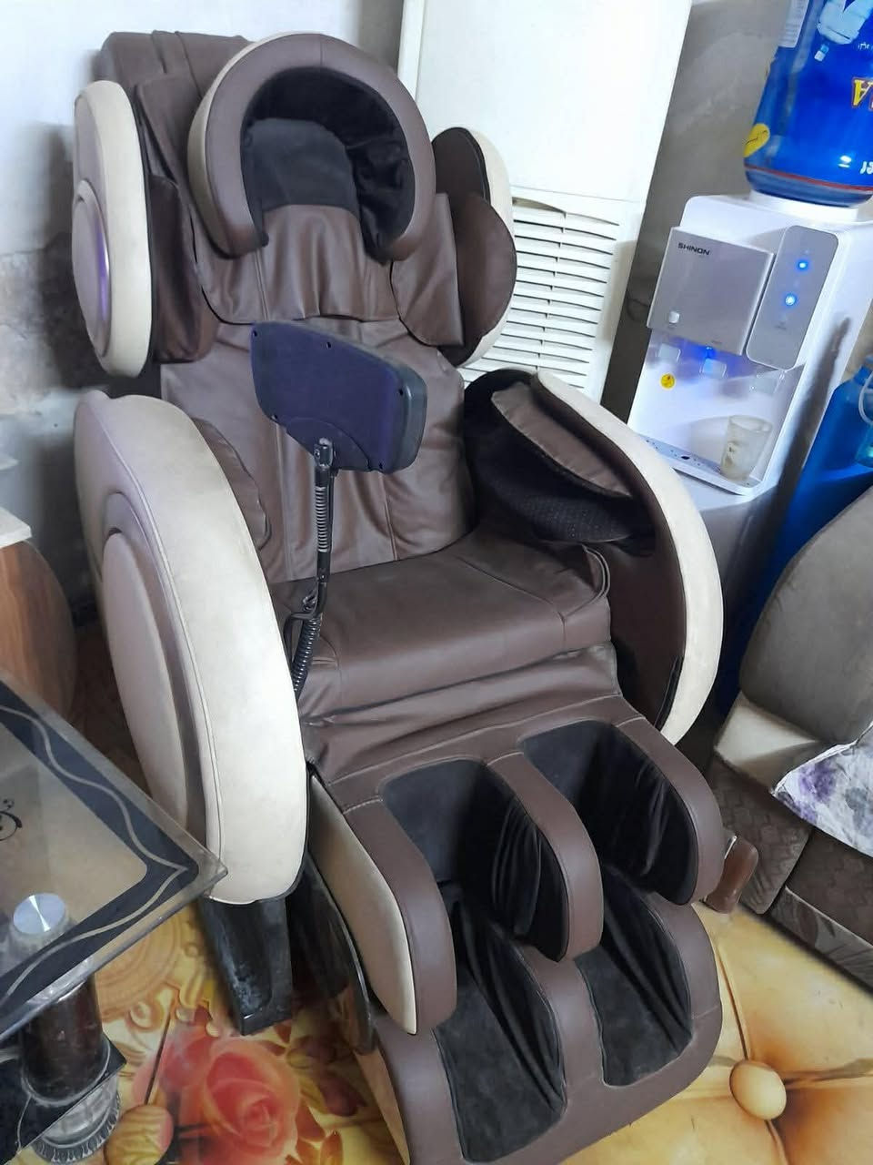 كرسي تدليك للبيع نظيف غير مستخدم 
مكاني بغداد يشتغل حرارةً وبرودة


**إذا كنت صاحب هذا الإعلان وتريد حذفه لأي سبب، رجاءا أرسل رسالة إلى الدعم الفني**