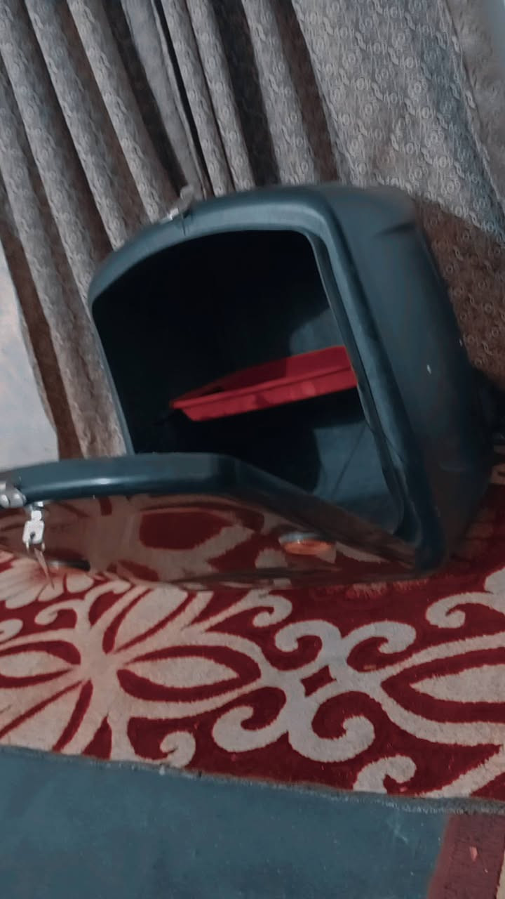 صندوق دليفري جديد 
السلام عليكم عيني صندوق دليفري جديد بعده ما مشدود يفيد اهل الدلفير  السعر 50وبي مجال قليل للشراي مكاني  بغداد الامين الثانيه الرقم واتساب فقط  *********** الي يريده يراسلني
