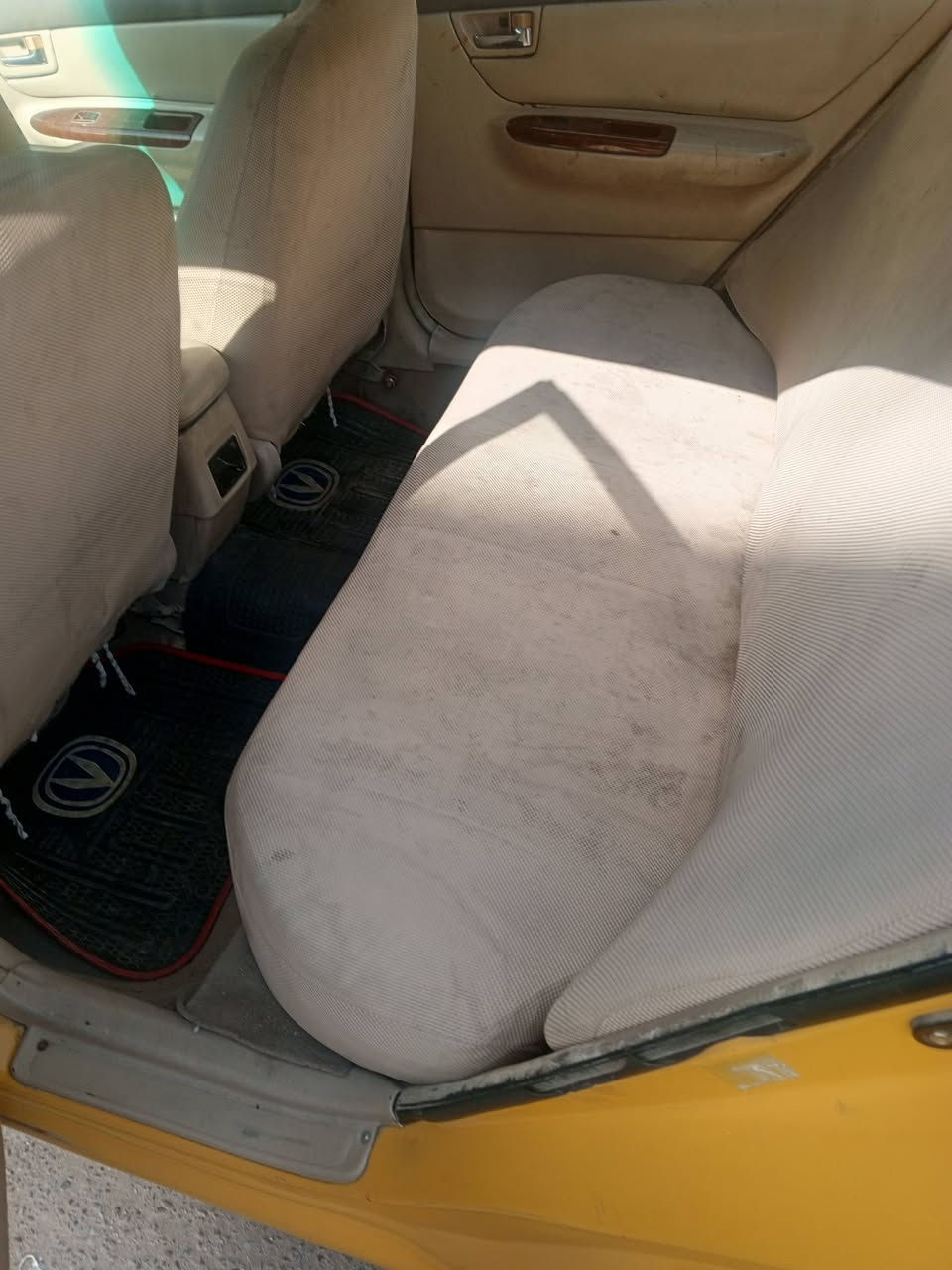 السلام عليكم سيارة للبيع f3 ٢٠١١ مصبوغة عام المكان تقاطع درويش السعر٣٧ للتواصل ***********,
