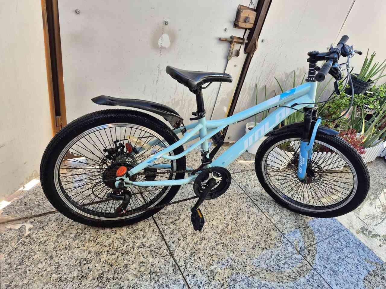 قياس ٢٢
كير 7 نمر 
كير ثاني 3 نمر 
نضافة 99 ‎%‎ 
موضح بالصور 
السعر 75 الف قفل


**إذا كنت صاحب هذا الإعلان وتريد حذفه لأي سبب، رجاءا أرسل رسالة إلى الدعم الفني**