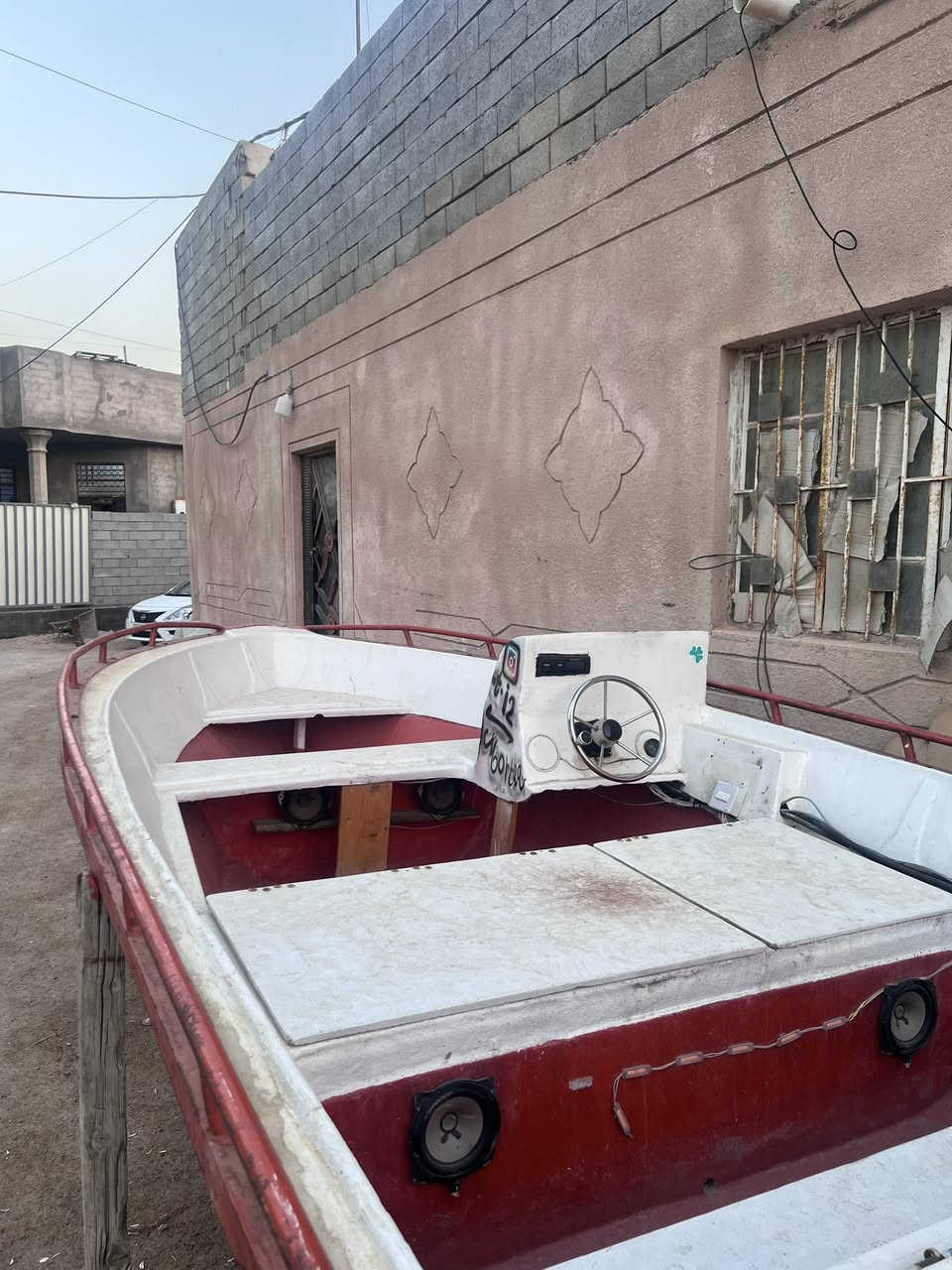 زورق يوسفي كويتي 5ونص زورق جاهز باورستيرن سستم صوت غطاس ماي فول بانزين 100التر مكاني بصره ***********
