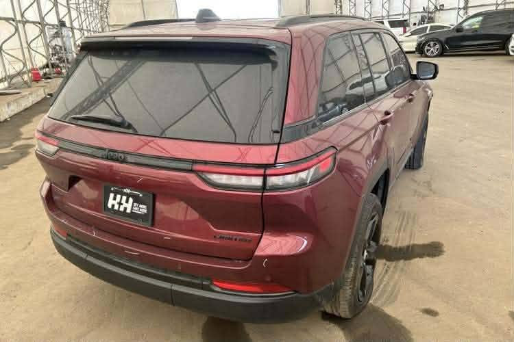 2024 JEEP GRAND CHEROKEE LIMITED
موعد وصول السيارة 6/29 الادن 
أغلب غراض سيارة موجودة 
السعر 255$
وتدخل شهداء 275$ 
الاستفسار الاتصال ع الرقم ***********
