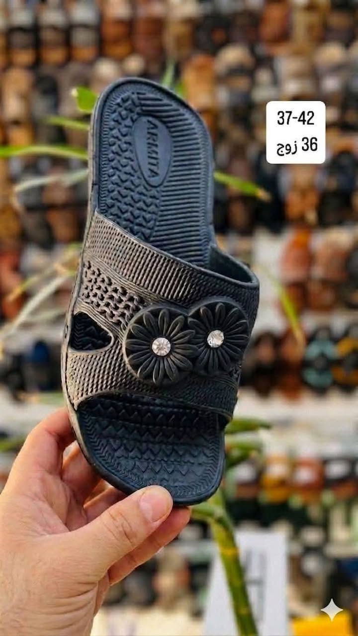 ايفا نسائي مهسا  37-42
الكارتون 36 قطعة 34 الف
ايفا بناتي 30-35
الكارتون 42 قطعة 37 الف
ايفا طفله 25-30
الكارتون 52 قطعة 43 الف 
يوجد توصيل لكافة المحافظات


**إذا كنت صاحب هذا الإعلان وتريد حذفه لأي سبب، رجاءا أرسل رسالة إلى الدعم الفني**