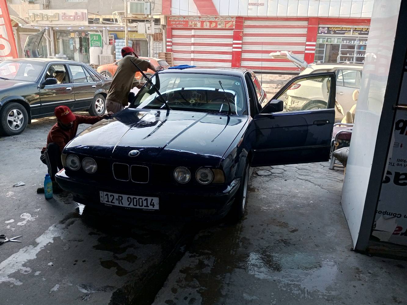 للبيع بي ام دبليو جديده رقم نينوى نكليزي بسمي سياره ستوني شادلها مكينه مفتوح اريد مراوس أو بيع حسب القناعه 