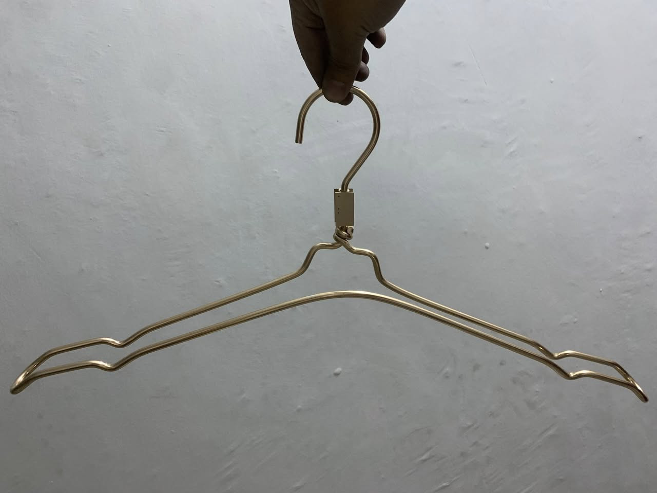 السلام عليكم اخوان
تعلاكه ملابس قياسات خاصة حديد الذهبي مال محل ديكورات العدد 66 تعلاكة انضاف كولش تصفية مال محل.السعر 60 الف كلهن /الأستفسار خاص او ***********
