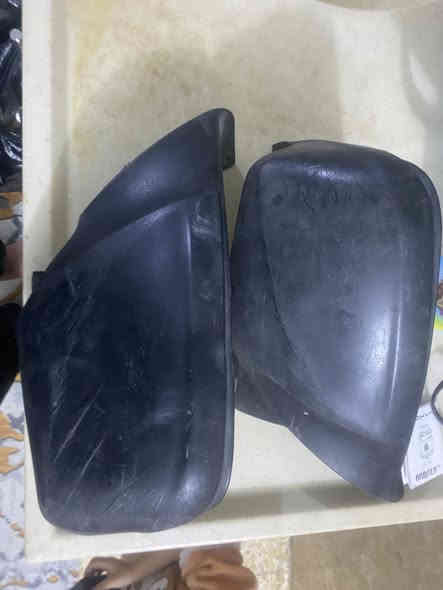 السلام عليكم شباب جفوف مال ادرس حديث ياباني مو تجاري مال حاوية وجهاز هيتر مال ادرس حديث نقص بس يده مال جهه اليسره 

‭0776 602 8464‬
