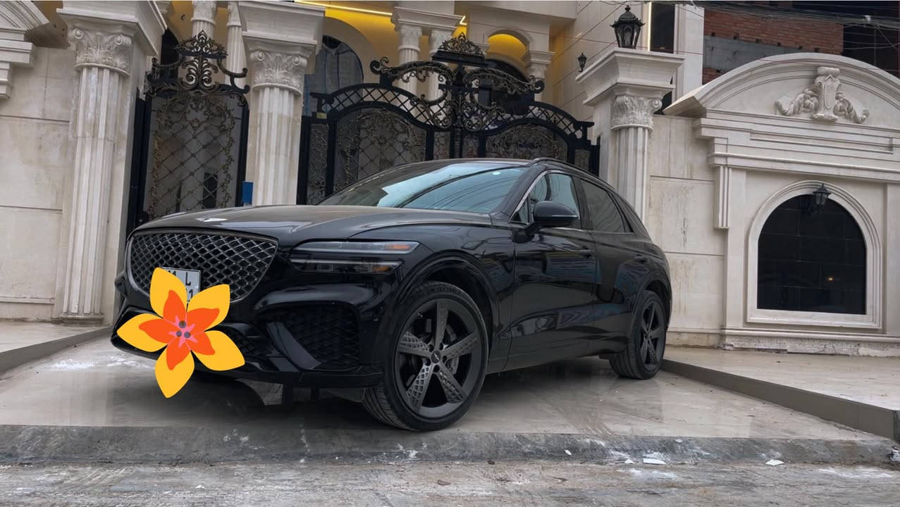 السلام عليكم Gv70 2024 سبورت برستيج
2500t 4سلندر 
رقم بغداد مميز شهداء بسمي 
حادث جداً بسيط bdr جزء من الجاملغ الخلفي 
ايرباك برده وكشنين 
🔹فول مواصفات للاخير معروف لبرستيج 
ماشيه 21 الف 
للاستفسار ***********
