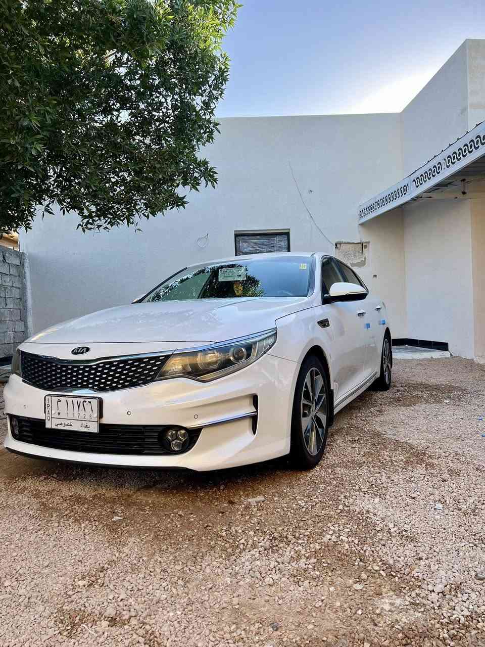 سلام عليكم 
للبيع اوبتيماء خليجي
مكفوله كفاله عامه 
موديل 2016
محرك 2000 دوش 
رقم بغداد شرط التحويل 
تبريد قطعتين 
حساس امامي خلفي 
بردات خلفيه بلاديه 
بك لايت لد 
ويل كب 18 رياضي 
شاشه كامره  خلفيه 
مري شفط + اشاير بل مري 
سياره جديده حداديه تخم تاير جاهزه
السعر ب 167 
مكان السياره سماوه 
للستفسار اتصل 
***********
***********
