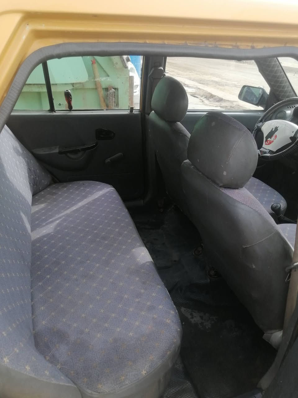 السلام عليكم سايبه للبيع موديل ٢٠١٥ رقم انگليزي. مكينه وگير وحداديه خير من الله حلوات وتخم تاير   تبريد كهربائيات شغاله. السياره مناقصهه شي  .

السعر ٣٢ 
مكان السياره الديوانيه

***********
