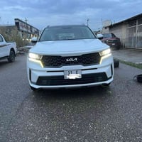 كيا سورنتو خليجي  رقم بغداد الماني بسمي  موديل ٢٠٢٢ لون ابيض  ٦ سلندر ...