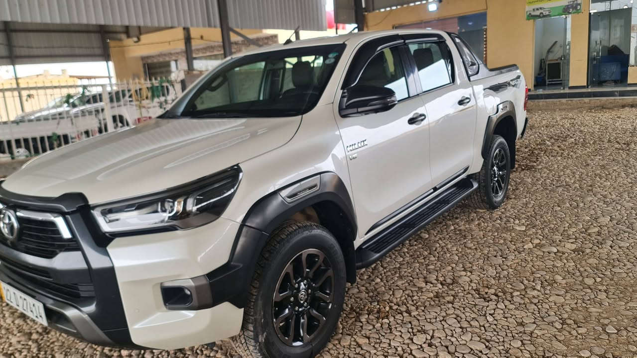 البيع ادفنجر موديل 22  رقم اربيل دولي ماشي 85 الف سونار موجود مكاني واسط الزبيديه ***********
