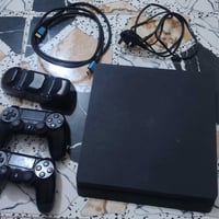 بلي فور سلم اون لاين 1T  كامل ملحقات  شاحنة يدات  يدتين اصليات  ذاكرة ...