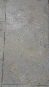 40 كاشية مرمر ايراني..ما مستخدم ..زائد عن الحاجة للبيع ..60×30.. بغداد...