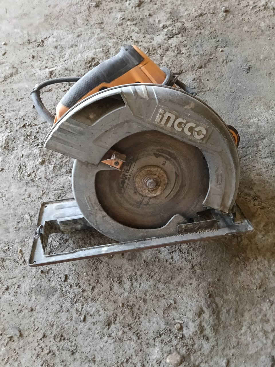 للبيع
***********
