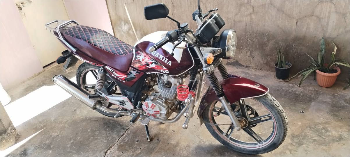 السلام عليكم 
ماطور هيوشه موديل  ٢٠١٩ للبيع نظيف جدا جدا
حسب الصور المرفقه 
السعر ٦٥٠ وبي مجال بسيط
المكان.. حديثة الحي العسكري
للتواصل والاتصال الرقم ادناه 
***********
يحتوي الرقم واتساب ايظا للاتصال وتواصل
