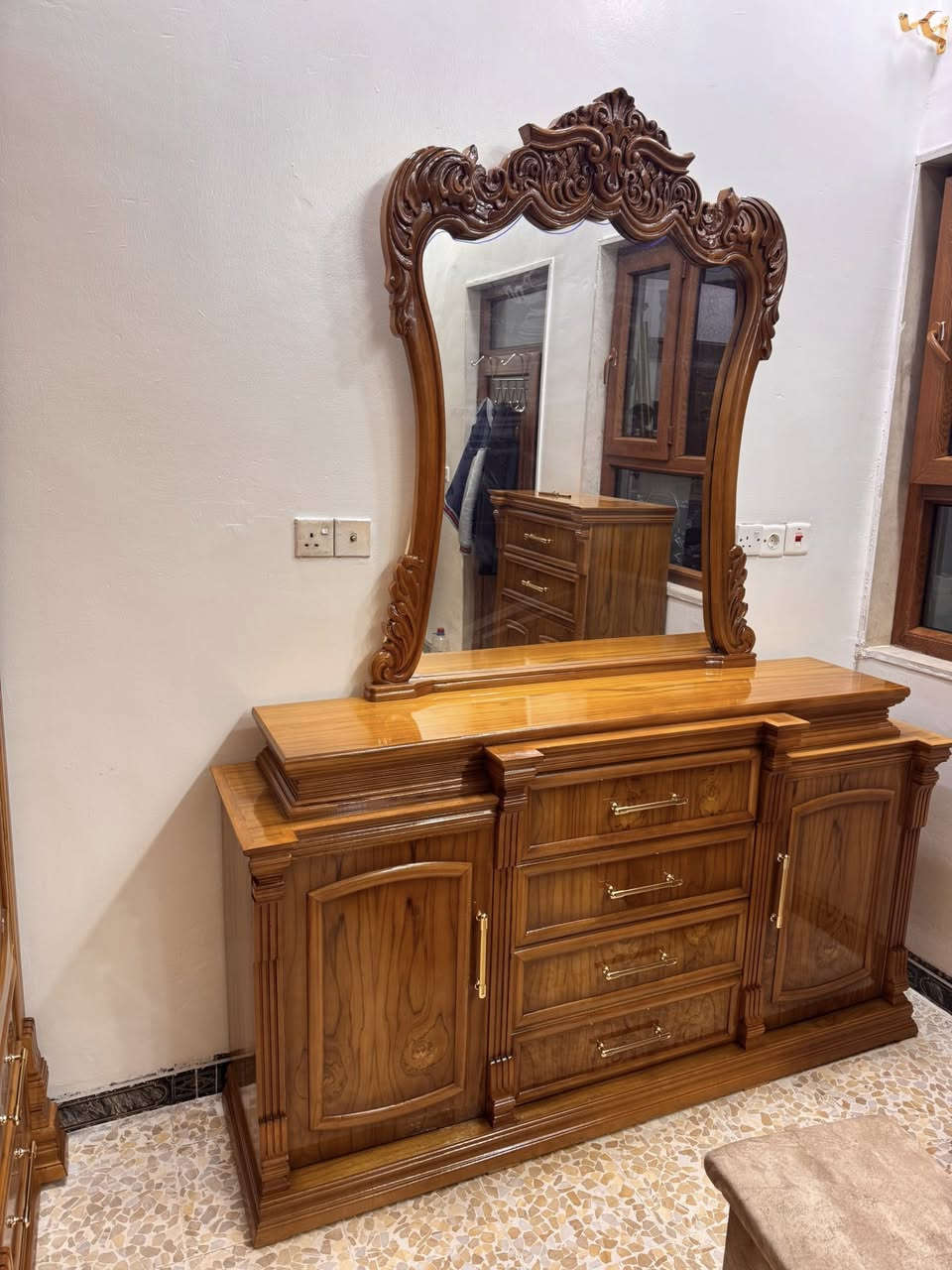 #مــعــرض_دبـــي_للاثـاث_المـنـزلي🪞
عندما تتجسد القناعات وترتسمُ ملامح اليقين, 
بأن الفخامة موجودة وفي متناول اليد,, 
لــدى #مــعــرض_دبـــي_لــلاثاث_المـنـزلي 
تلك هي حتماً اللحظة المناسبة 
التي ستظهر بها غرفة النوم الفاخرة,
بلمسة العشق الكامل, والجمال المُخملي,,
لتشرق غرفة النوم "#الملكي" برونقها وبديع صناعتها #العراقية, لتدخِل البهجة والبهاء الى ارجاء المنزل
 

♻️غـرف نوم مصنوعه من اجود انواع الخشب 

🔰بـاأسعارررر مـناسبه …..

🛑زورونا لتجدو كل ماهو جديد……

❇️العنوان /الموصل الجانب الايمن الصناعه القديمه بالقرب من جامع ابو زعيان ..بأداره الاخــوين
#ذنون_شوكه و #محمود_شوكه

✅التواصل مراسله الصفحه او الاتصال عالارقام التاليه

‭0751 132 8088‬

‭0770 186 4515‬

‭0774 080 6546‬

‭0750 877 9532‬
