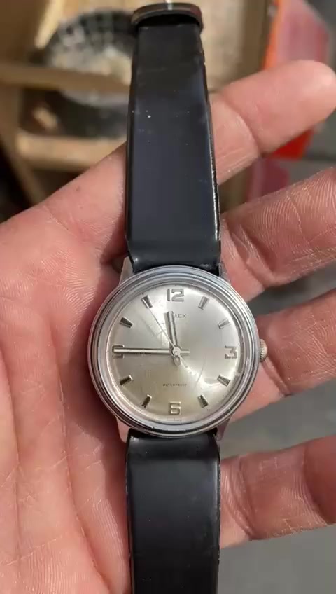 ساعه تايمكس تكويك نصب فنتج انتاج الستينات قطر 36  نظافه عاليه بغداد *********** يوجد توصيل
