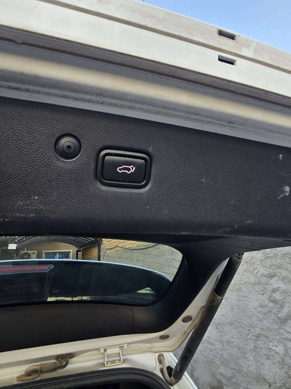 السلام عليكم  
كيا سبورتج موديل 2020 فول مواصفات عده بانو رامه 
موصافت بصمه تشغيل 
بصمة ابواب صندوق كهربا تشغيل عن بعد 
مري شفط زائد اشارة السيارة جاهزة من كل النواحي 
ع يد وحدة من الشركه رقم سليمانية 
وارد خليجي بسمي مكان السيارة فلوجة 
( مكلف بالنشر الاتصال ع الرقم ) صاحب السيارة 
***********
