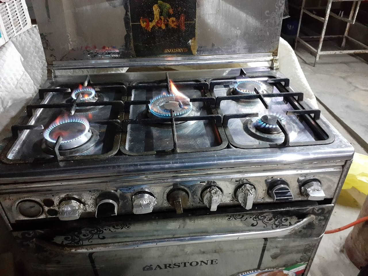 السلام عليكم
طباخ مستعمل Arstone للبيع 
جميع العيون شغالة وواضح بالفديو 
السعر ١٠٠ الف 
المكان بغداد قرب البياع
***********
