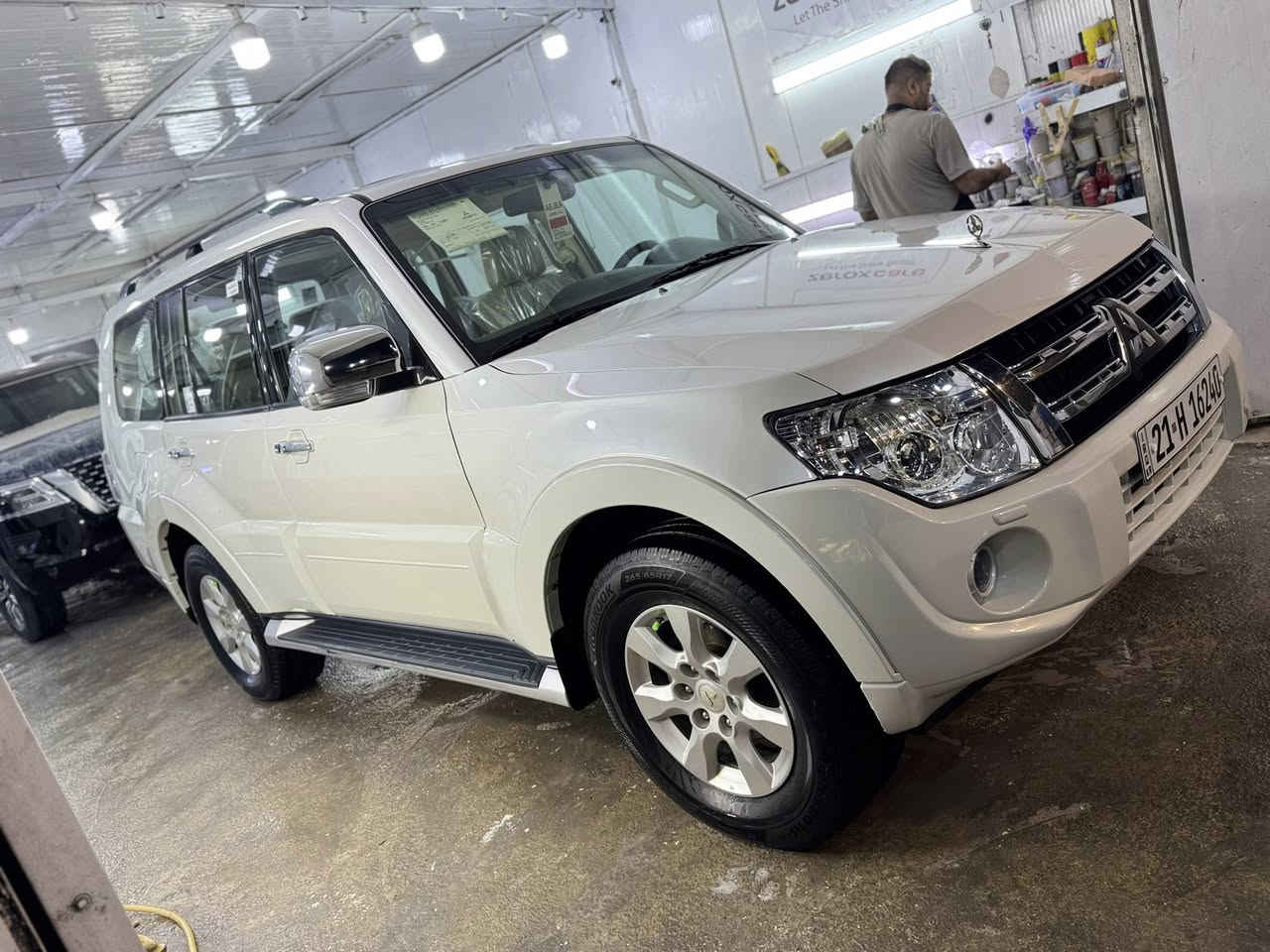 سلام عليكم باجيرو حبتور موديل 2014 كفاله عامه من كلشي سياره فول واحد عل واحد بصمه شاشه كبيره جديده معنه الكلمه رقم سليمانيه جديد رايد وكاله او تحويل امر مكان سياره بغداد سعر 168 $مجال كلش بصيط  رقم الهاتف *********** مامتواجد عل فيس
