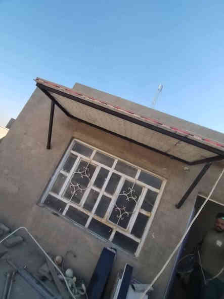 حداد متنقل داخل الحله 
تصليح ابواب وشبابيك وسقف الاسطح وكافة انواع الحدادة باسعار مناسبة
*********** حلة
