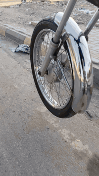 سلام عليكم شباب دراجه للبيع نامه شلامجه ٢٣ شاصي ١٨ كلك كلك شلعه ومعدل نضافه خير من الله ماناقصه شي مكان ناحية شحيميه ***********
