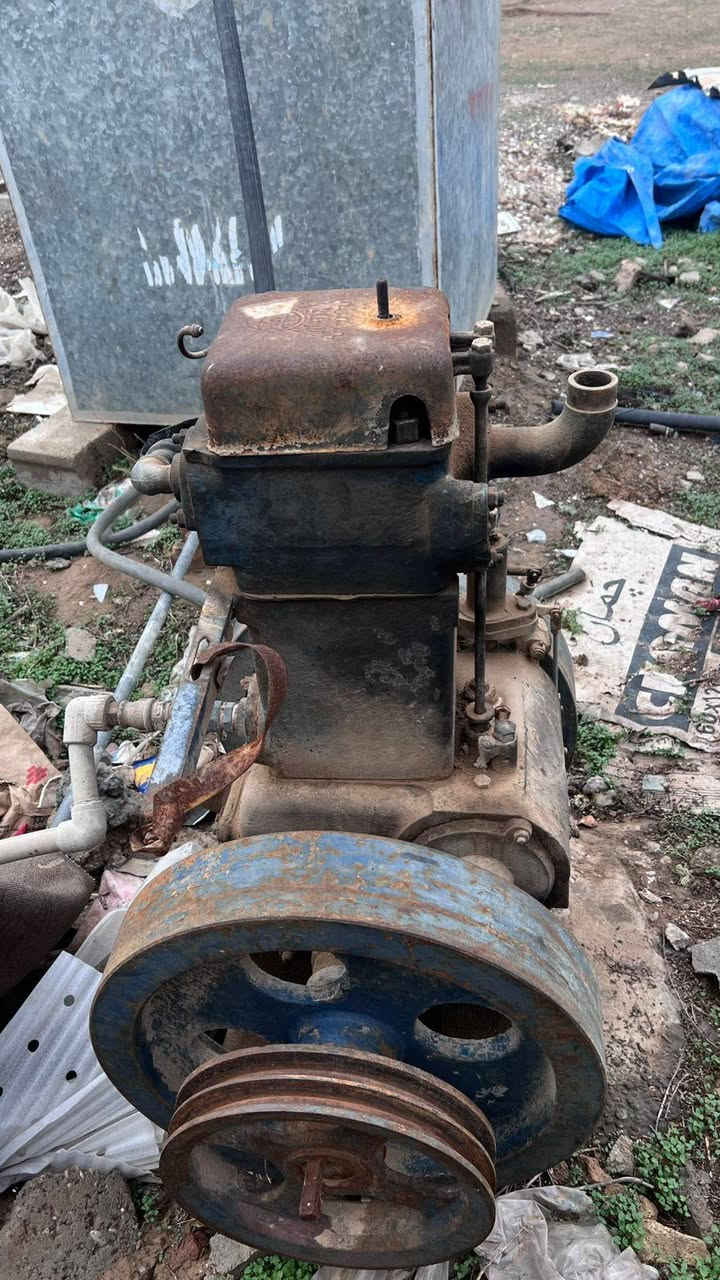 لستر توبلان ١٠ حصان راس توليد ١٠ كيفي مع كافت الملحقات ماطور وتانكي ماء كلها عل فحص السعر ٧٥٠ الف الشراي يتصل ***********،،،،،،، ***********
